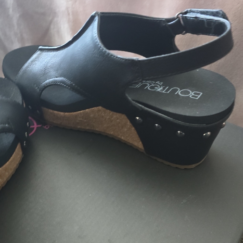 Corkys Black Wedge Sandals with Tan Sole - Picture 8 of 8